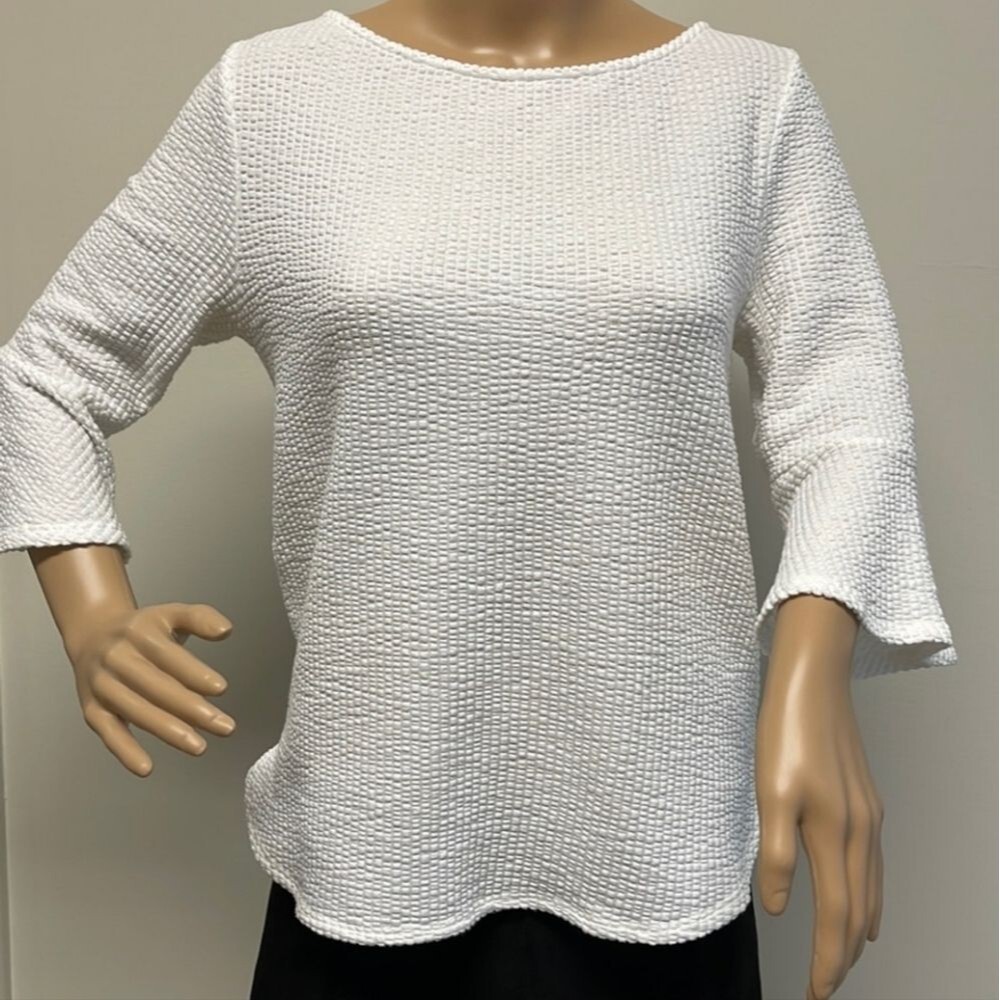 Green envelope size large white bell sleeved blouse